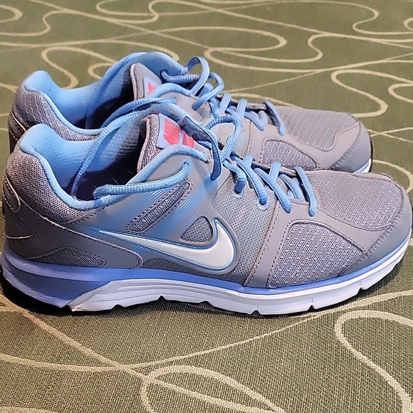 Nike Women's Athletic Shoes in Gray and Blue - Picture 4 of 8